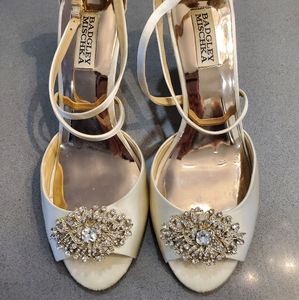 Badgley Mischka wedge style heals size 8